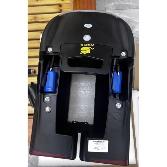 (TÜRKÇE) DİL GPS KONUM OTO PİLOT EVE DONUS SUALTI DERINLIK SICAK VE SOVUK GÖSTERIR 2 PİLLE ÇANTALI