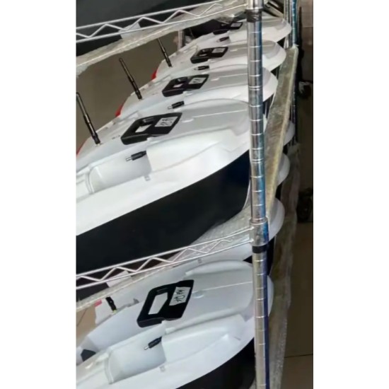 (TÜRKÇE) DİL GPS KONUM OTO PİLOT EVE DONUS SUALTI DERINLIK SICAK VE SOVUK GÖSTERIR 2 PİLLE ÇANTALI